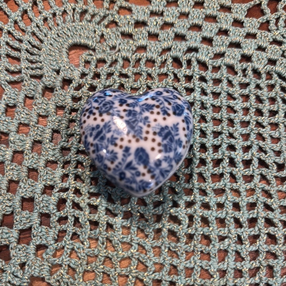 Blue Floral Heart Accent